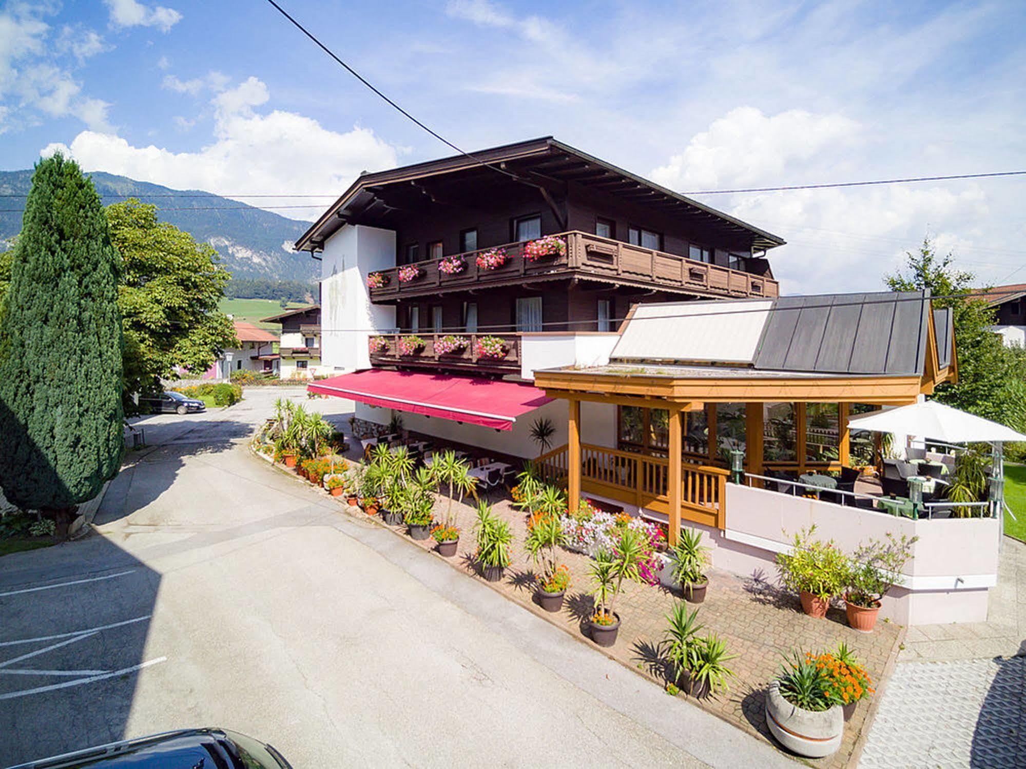 Gasthof Pension Alpenblick Radfeld Exterior foto